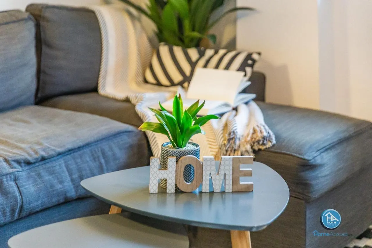 Daire Malaga Boutique Stay - Carlos Haya Area With Parking